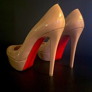 Nude Christian Louboutin pumps 37.5